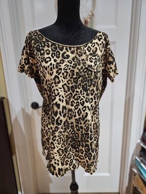 Leopard Print Short Sleeve Scoop Neck Top - NWT